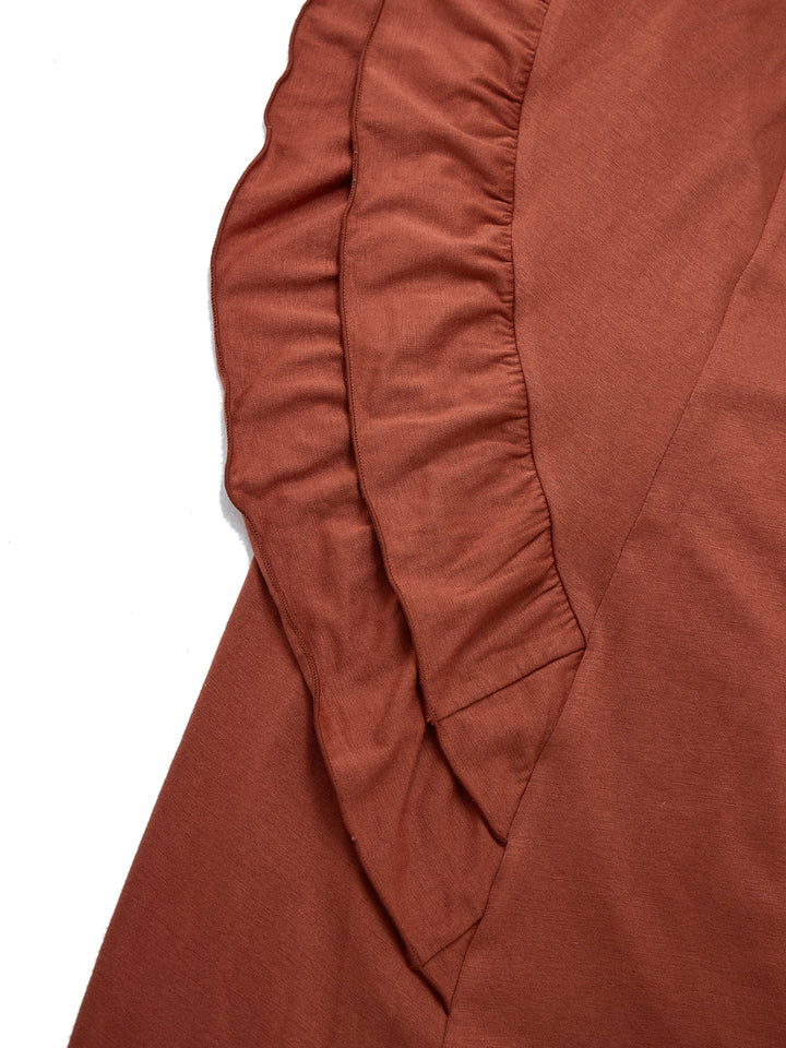 Una línea boho en capas de lechuga en capas shirred shirred cuello maxi vestido de mujeres